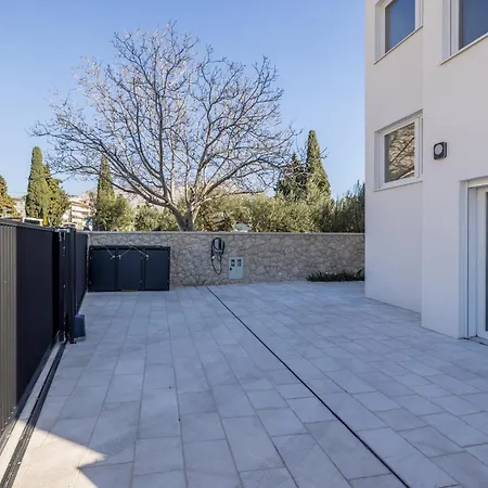 Lara Front Rooftop Pool & Stunning Views Βίλα