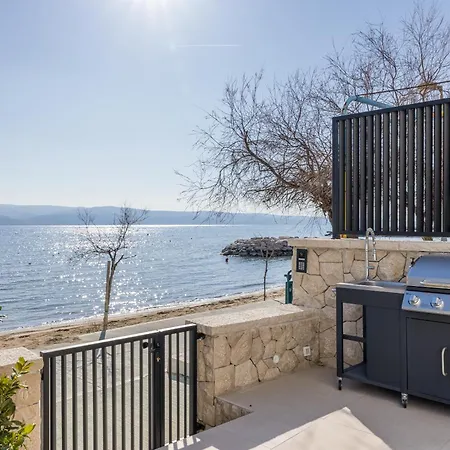 Lara Front Rooftop Pool & Stunning Views Villa Duce