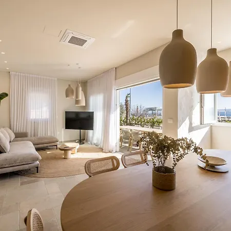 Villa Lara Front Rooftop Pool & Stunning Views