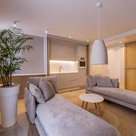 Vila Lara Front Rooftop Pool & Stunning Views *