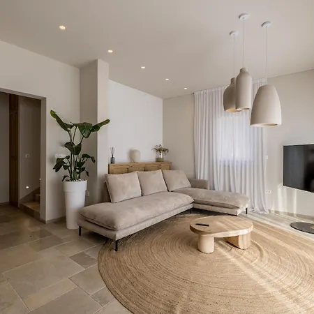 Lara Front Rooftop Pool & Stunning Views Villa Duce