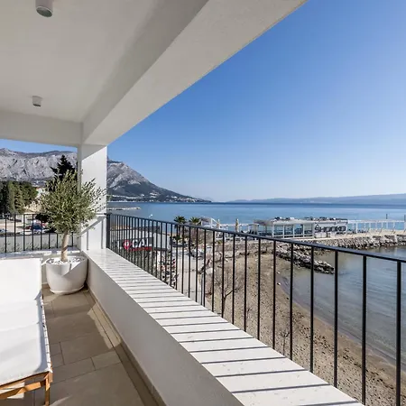 Lara Front Rooftop Pool & Stunning Views * Duce