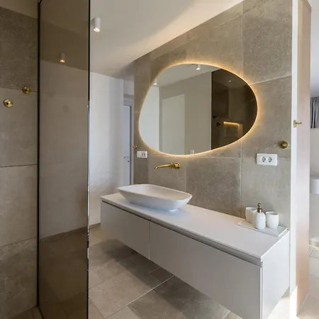 Βίλα Lara Front Rooftop Pool & Stunning Views