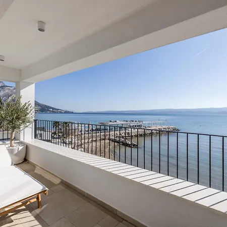 Lara Front Rooftop Pool & Stunning Views *
