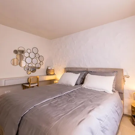 Villa Lara Front Rooftop Pool & Stunning Views Duce