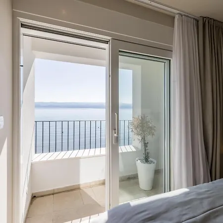 Lara Front Rooftop Pool & Stunning Views *