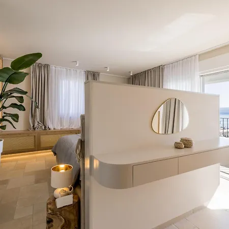 Villa Lara Front Rooftop Pool & Stunning Views Duce