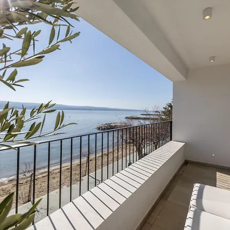 Lara Front Rooftop Pool & Stunning Views * Duce