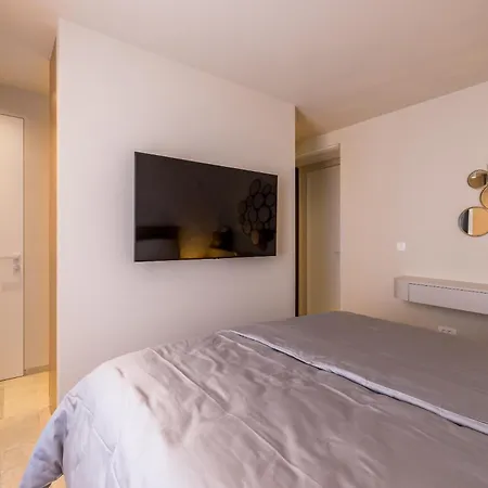 Lara Front Rooftop Pool & Stunning Views Villa *