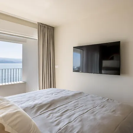 Villa Lara Front Rooftop Pool & Stunning Views Duce