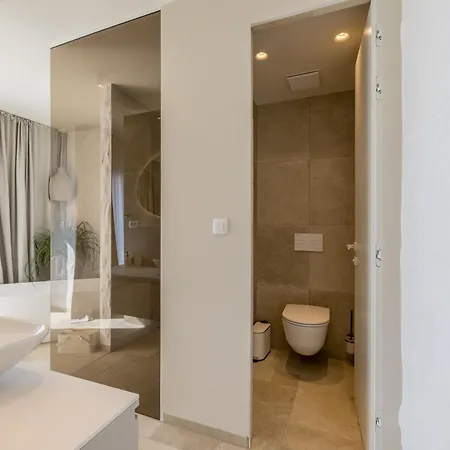 Lara Front Rooftop Pool & Stunning Views Villa *