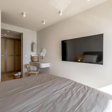 Lara Front Rooftop Pool & Stunning Views Βίλα