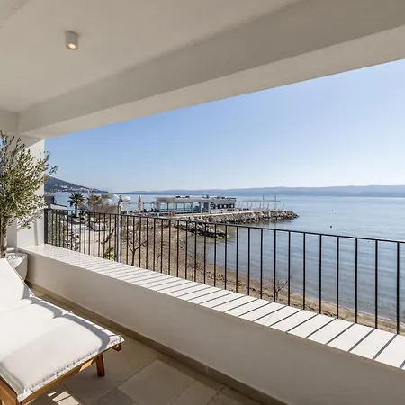 Lara Front Rooftop Pool & Stunning Views *