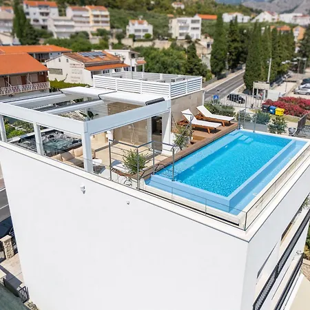Lara Front Rooftop Pool & Stunning Views Villa *