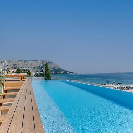 Lara Front Rooftop Pool & Stunning Views *